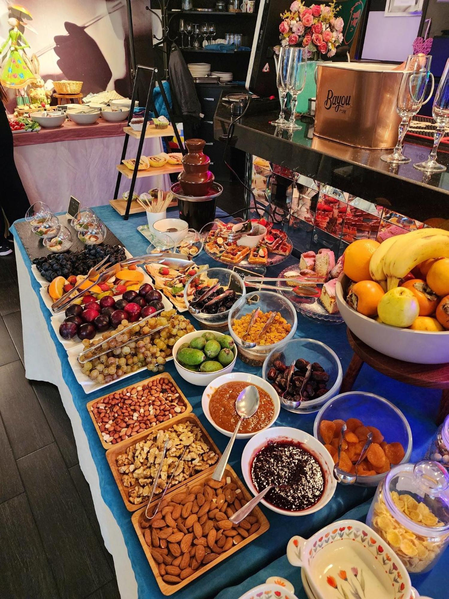 River Side Hotel Tbilisi Exterior photo A fruit salad bar